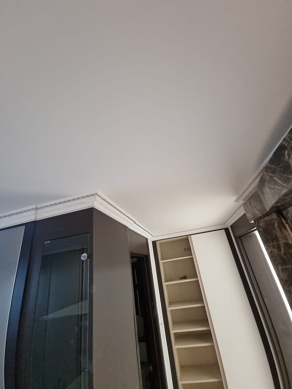 몰딩 복원 시공 후