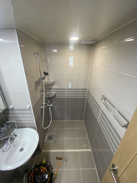 타일 작업 진행